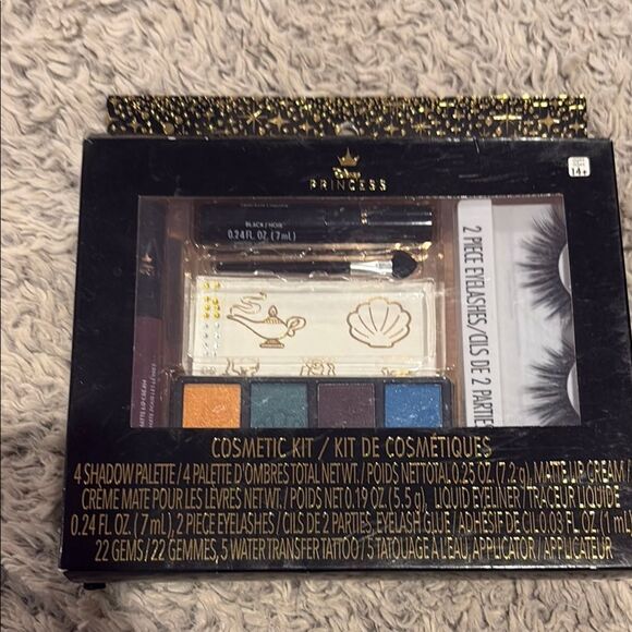 Princess Cosmetic Kit with Eyeshadow and Eyelashes - Picture 1 of 4